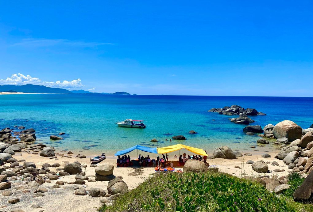 Đề Gi Beach & Fishing Village
